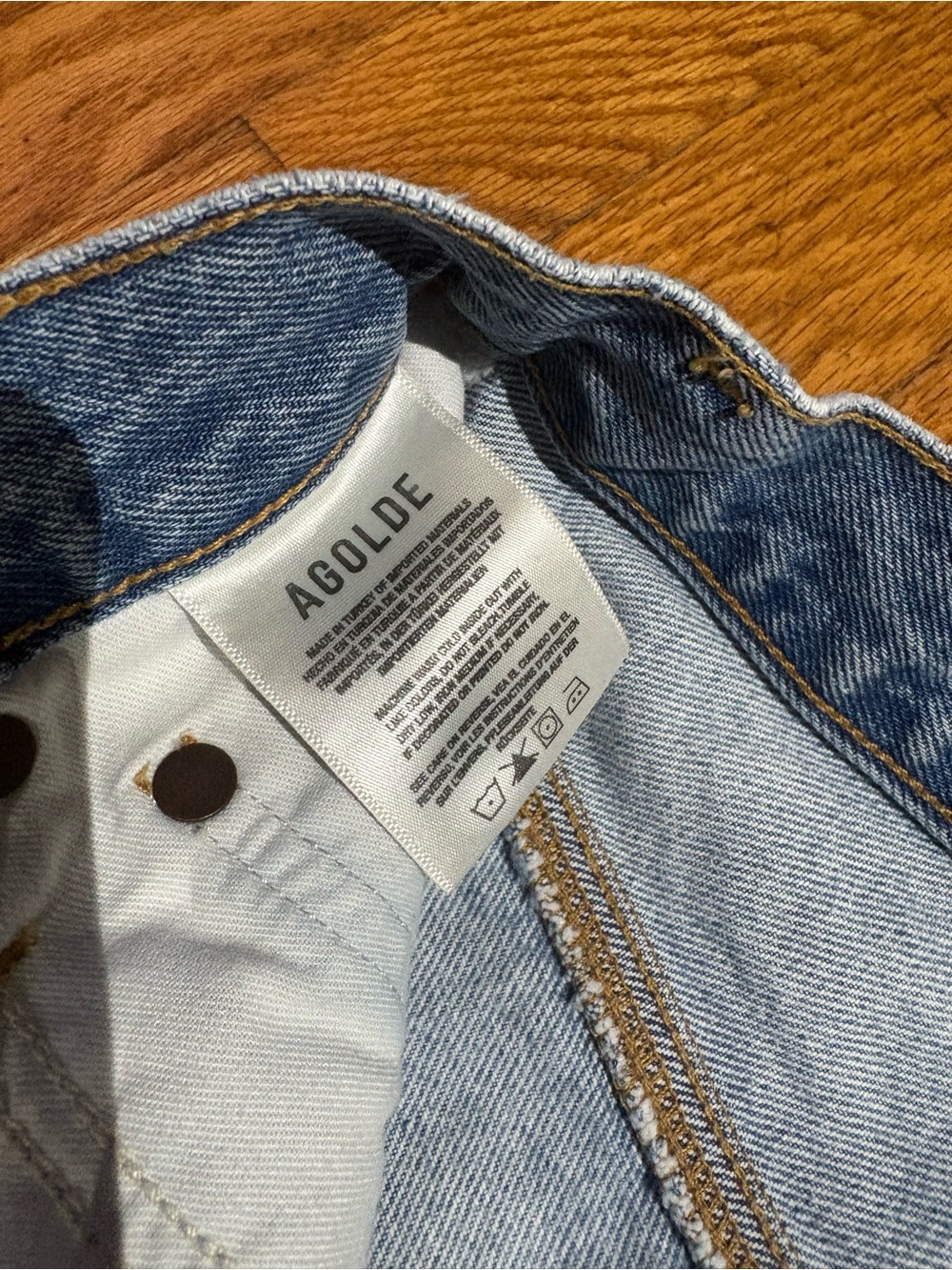 Agolde Criss Cross Jean Shorts in size 25 - Picture 7 of 11